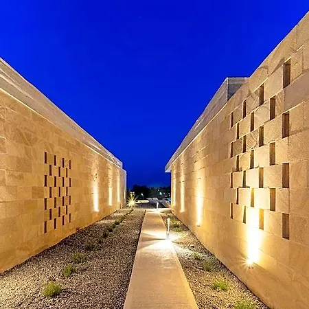 Linear Cabanon Kallithea Luxury 3*